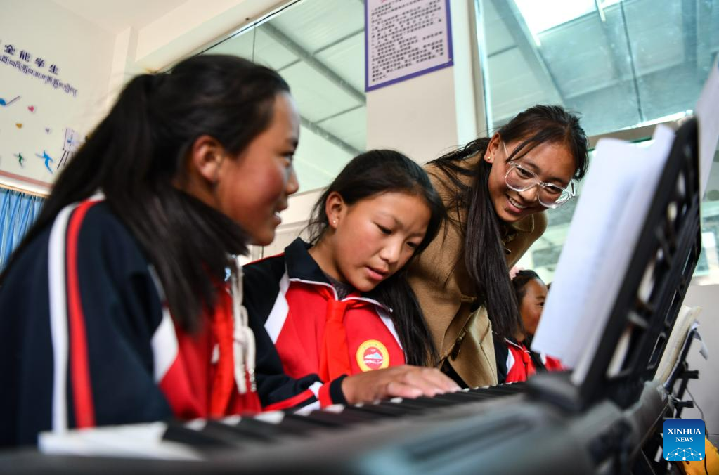 Kanak-kanak Tibet Nikmati Suasana Sekolah Lebih Baik