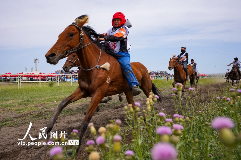 Festival Sukan Rakyat Hangatkan Suasana Padang Rumput Barkol