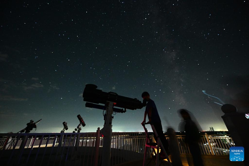 Hujan Meteor Perseid di Tasik Haba China