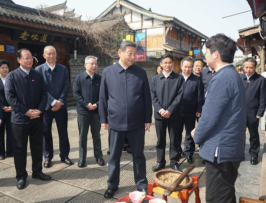 Xi Buat Tinjauan di Bandar Changde