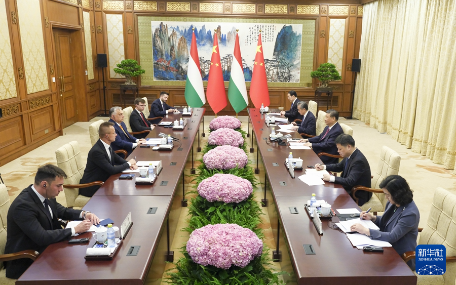 Xi Ditemui PM Hungary