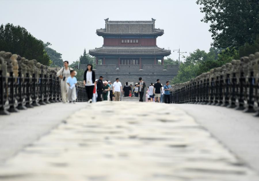 Foto yang diambil pada 4 Julai 2024 ini memaparkan Jambatan Lugou dan Bandar Wanping di Beijing, ibu negara China. (Xinhua/Zhang Chenlin)